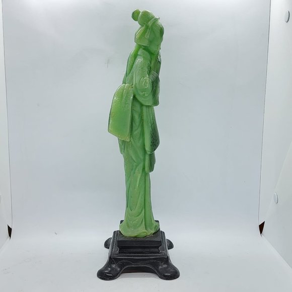 vintage Japanese Geisha with fan and parasol Jade green figure on a stand Italy. - Picture 8 of 15